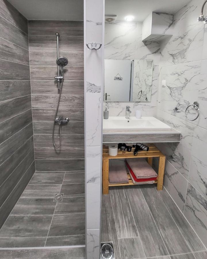 Varka Apartment Makrýjalos Eksteriør bilde