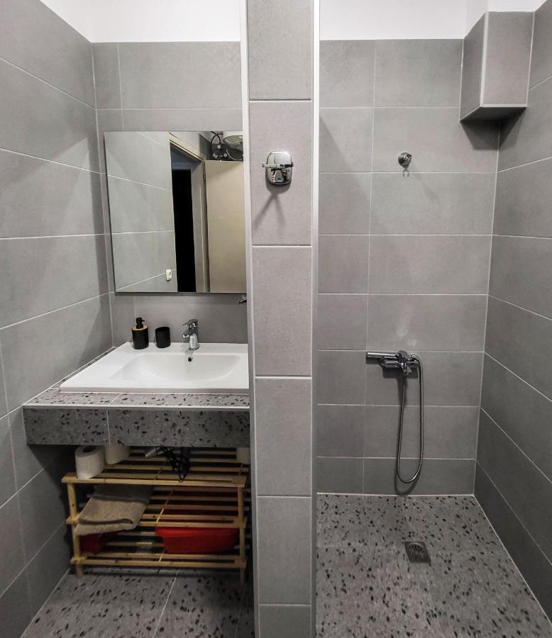 Varka Apartment Makrýjalos Eksteriør bilde