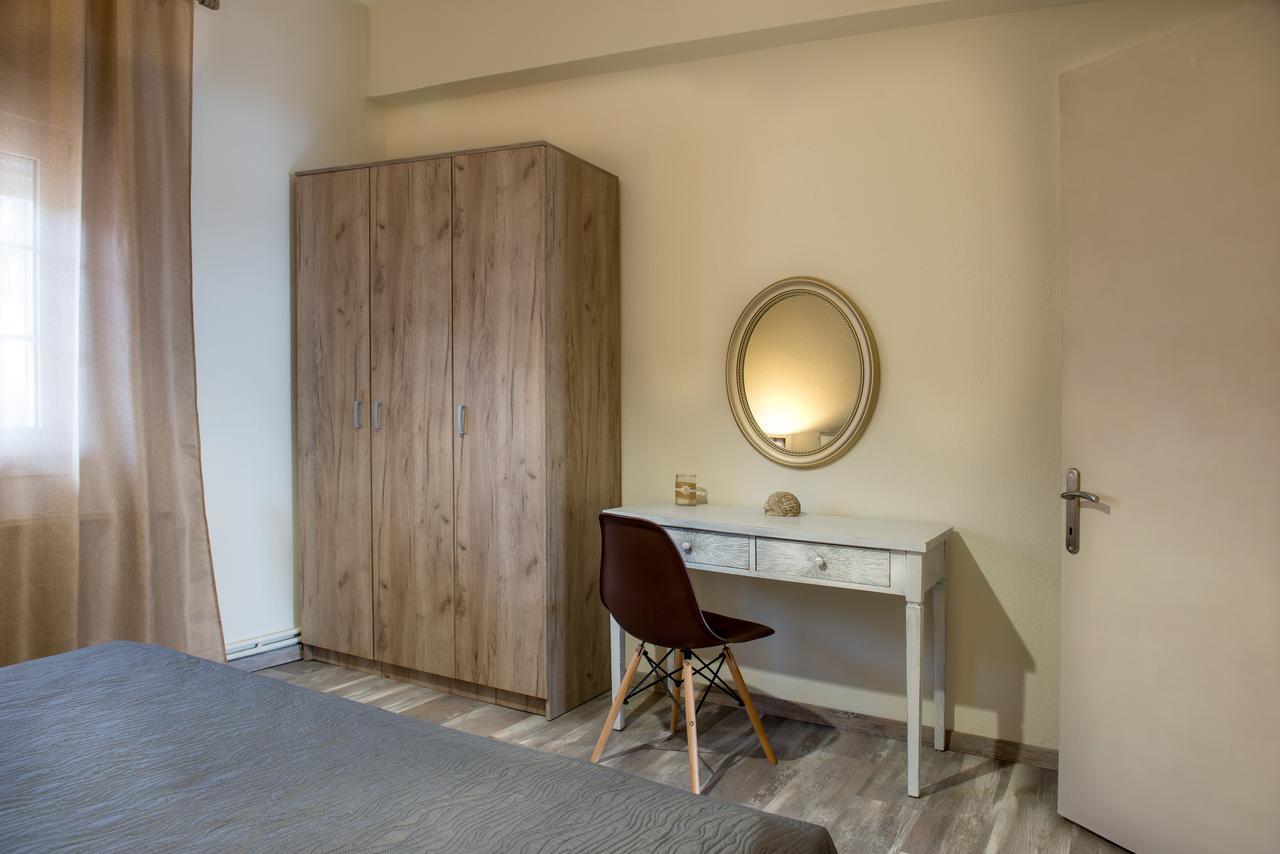 Varka Apartment Makrýjalos Eksteriør bilde