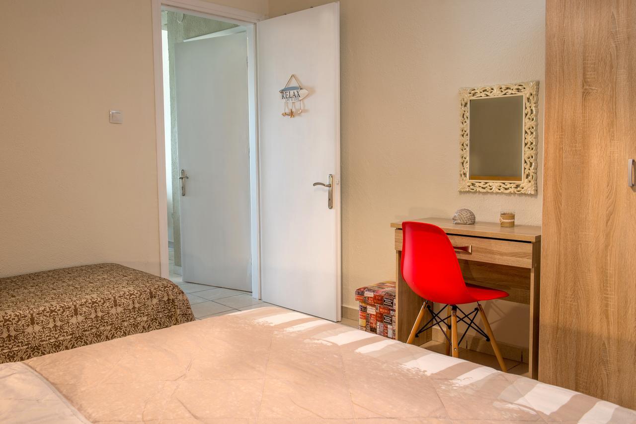 Varka Apartment Makrýjalos Eksteriør bilde