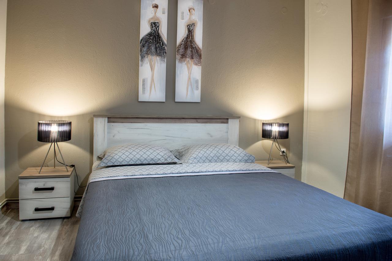 Varka Apartment Makrýjalos Eksteriør bilde